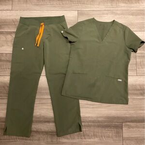 Figs Olive Green Women's Scrub Set